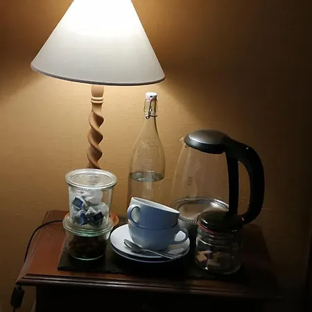 Le Clos Des Fayes Bed & Breakfast Berthegon
