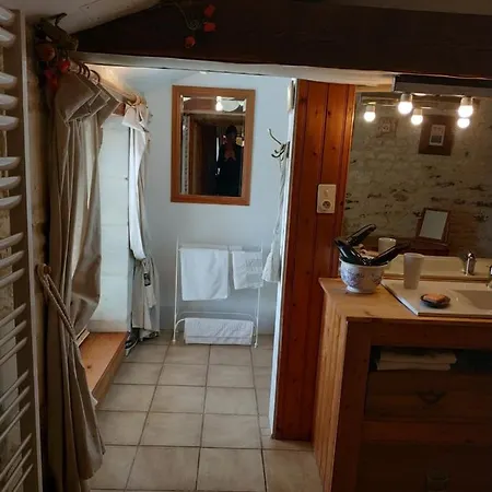Le Clos Des Fayes Bed & Breakfast 3*