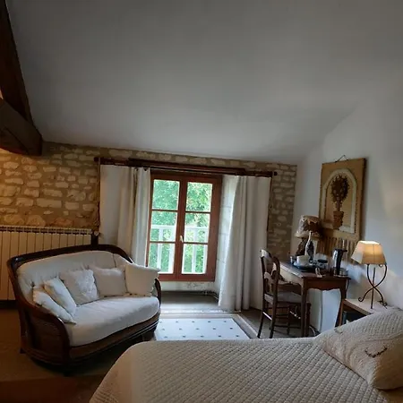 Le Clos Des Fayes Bed & Breakfast 3*