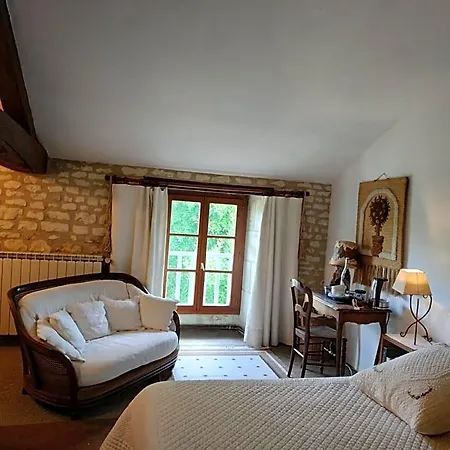 Le Clos Des Fayes Bed & Breakfast 3*