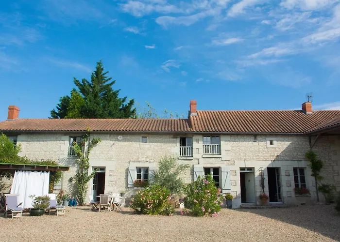 Le Clos Des Fayes Couette-café 3*