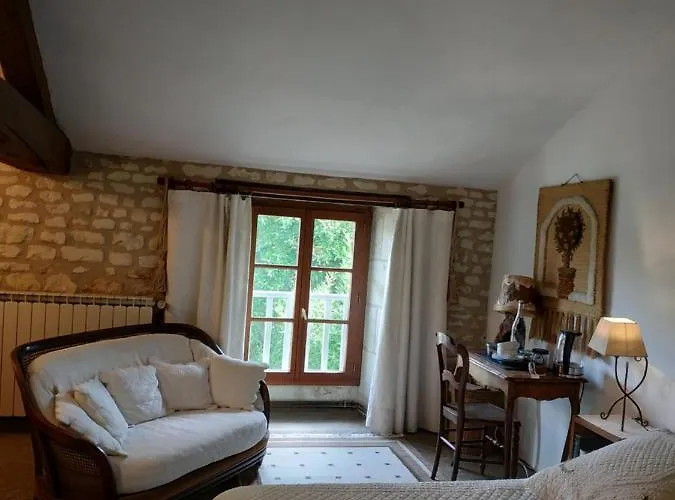 Le Clos Des Fayes Couette-café 3*